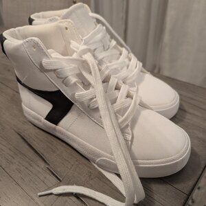 Girl's High Top Tennis Shoes